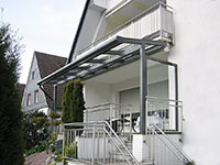 Herstellerfoto einer kleinen Terrassenüberdachung